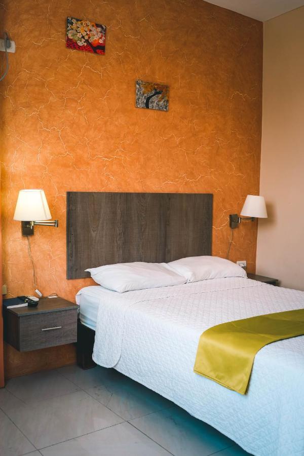 Hotel Manta Beach Madrigal エクステリア 写真