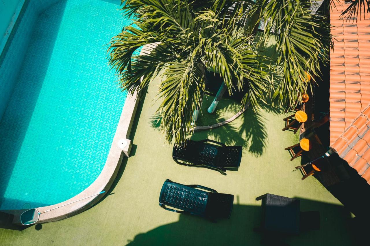 Hotel Manta Beach Madrigal エクステリア 写真