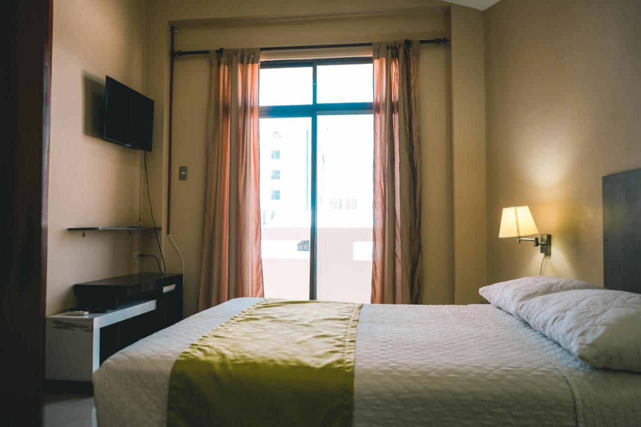 Hotel Manta Beach Madrigal エクステリア 写真