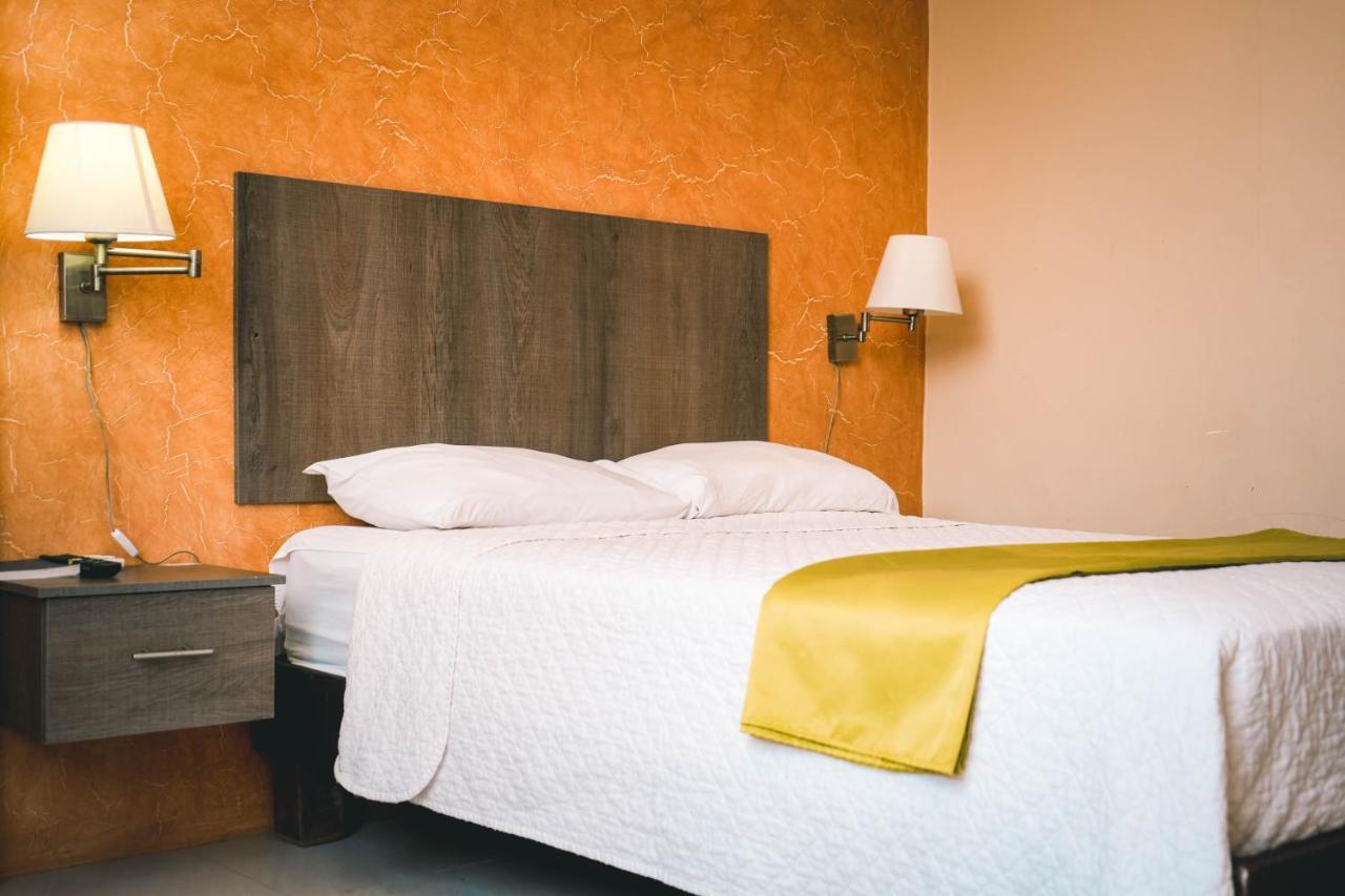 Hotel Manta Beach Madrigal エクステリア 写真