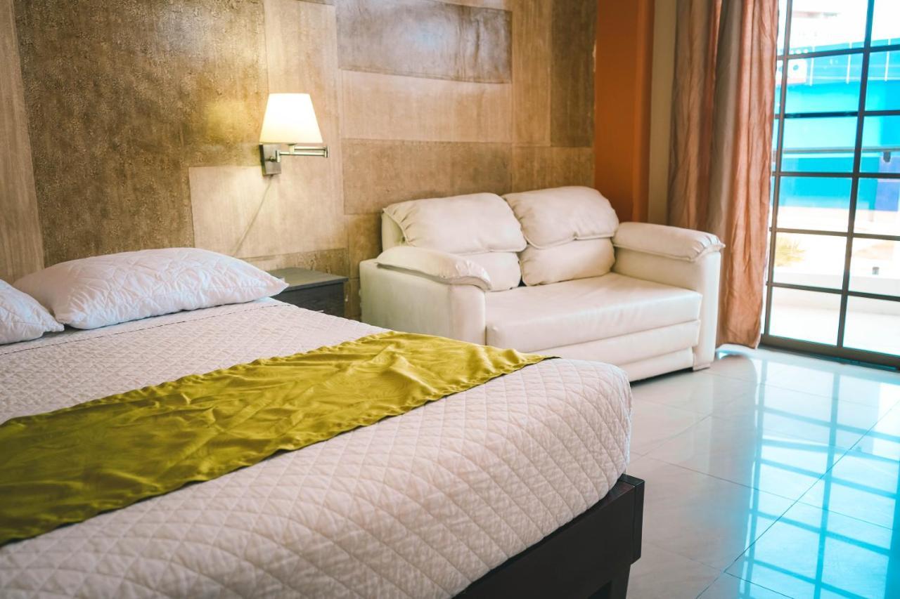 Hotel Manta Beach Madrigal エクステリア 写真