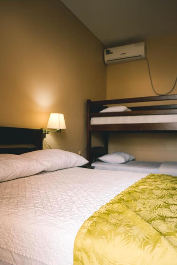 Hotel Manta Beach Madrigal エクステリア 写真