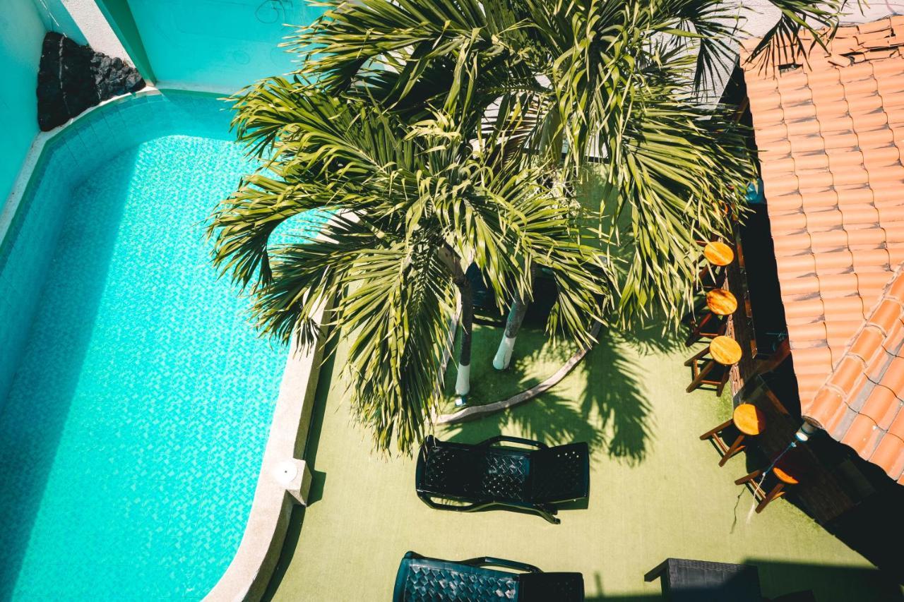 Hotel Manta Beach Madrigal エクステリア 写真