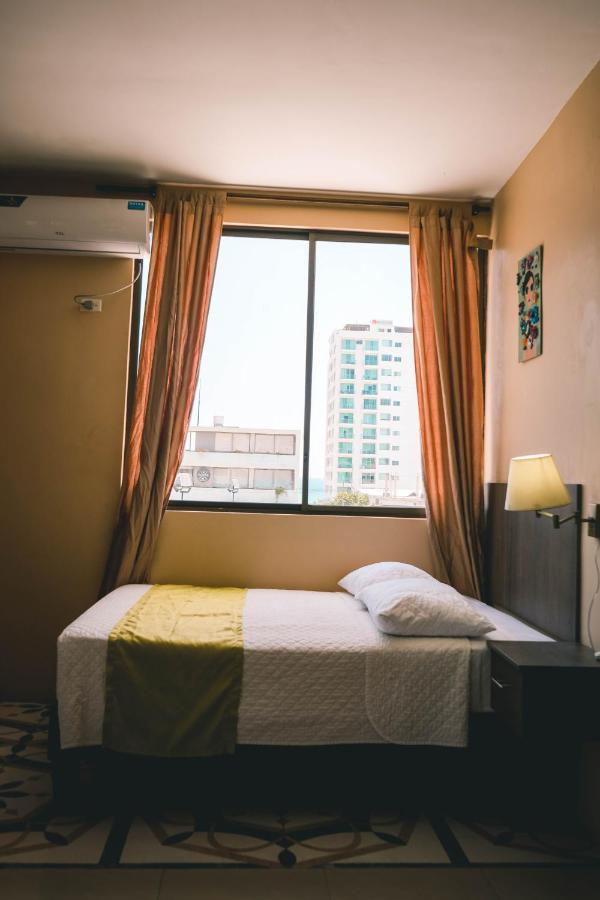 Hotel Manta Beach Madrigal エクステリア 写真