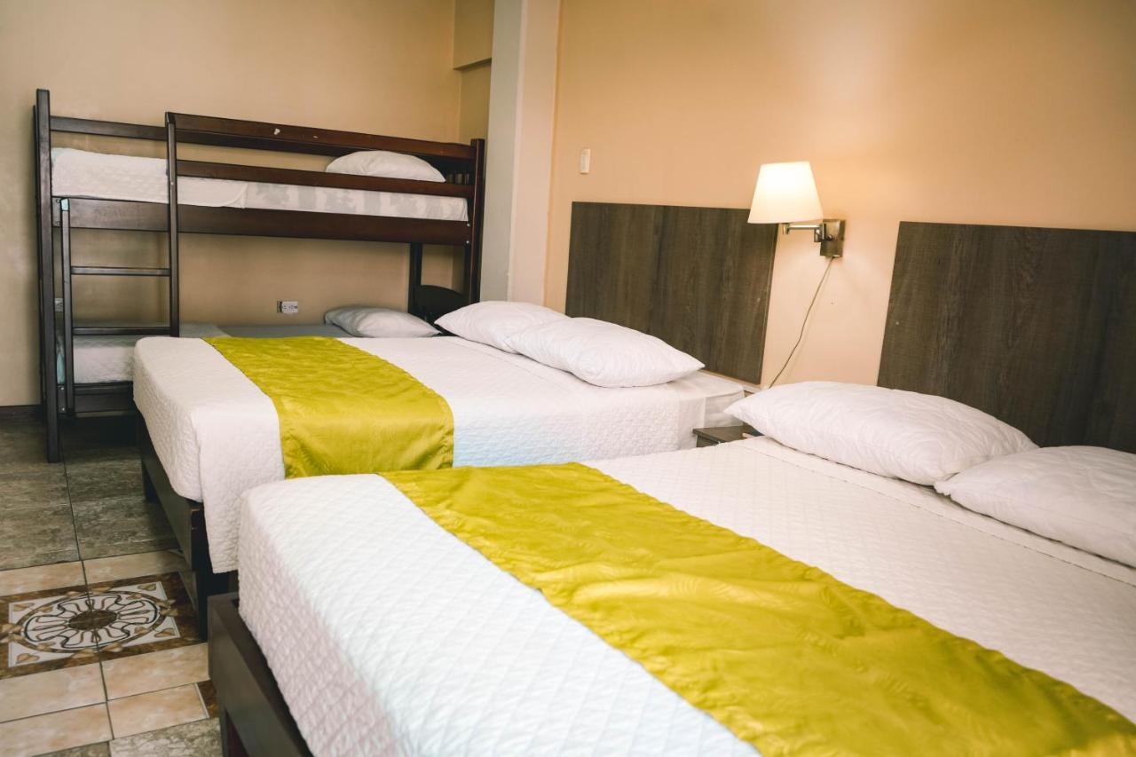 Hotel Manta Beach Madrigal エクステリア 写真