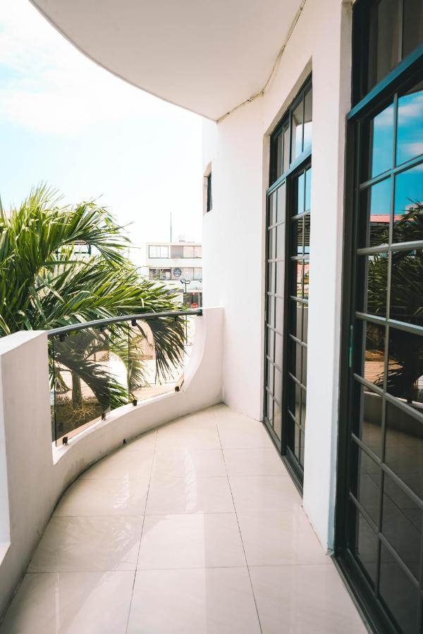 Hotel Manta Beach Madrigal エクステリア 写真