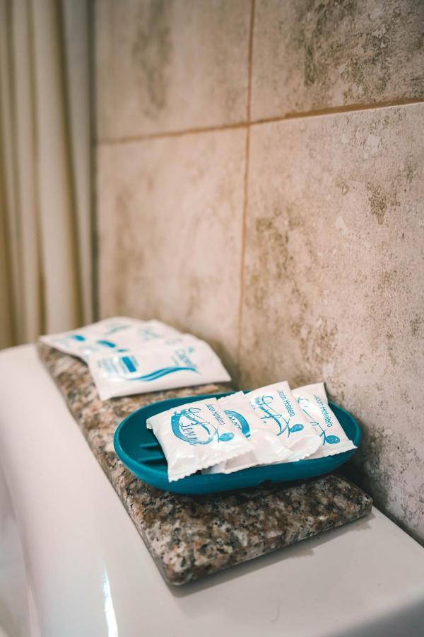 Hotel Manta Beach Madrigal エクステリア 写真