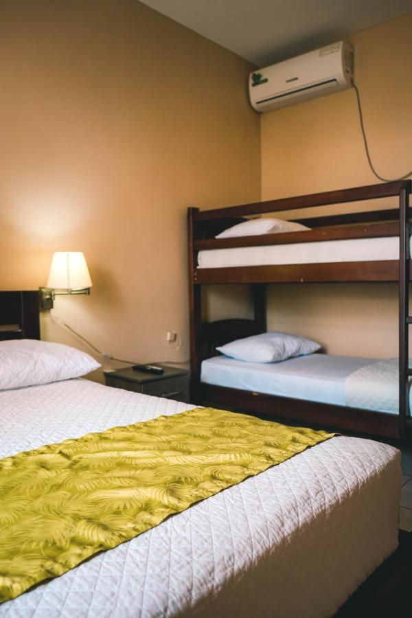 Hotel Manta Beach Madrigal エクステリア 写真