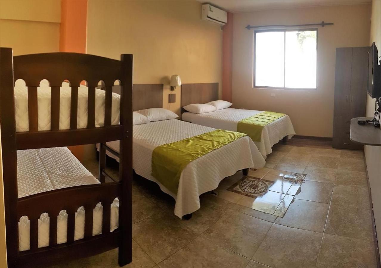 Hotel Manta Beach Madrigal エクステリア 写真