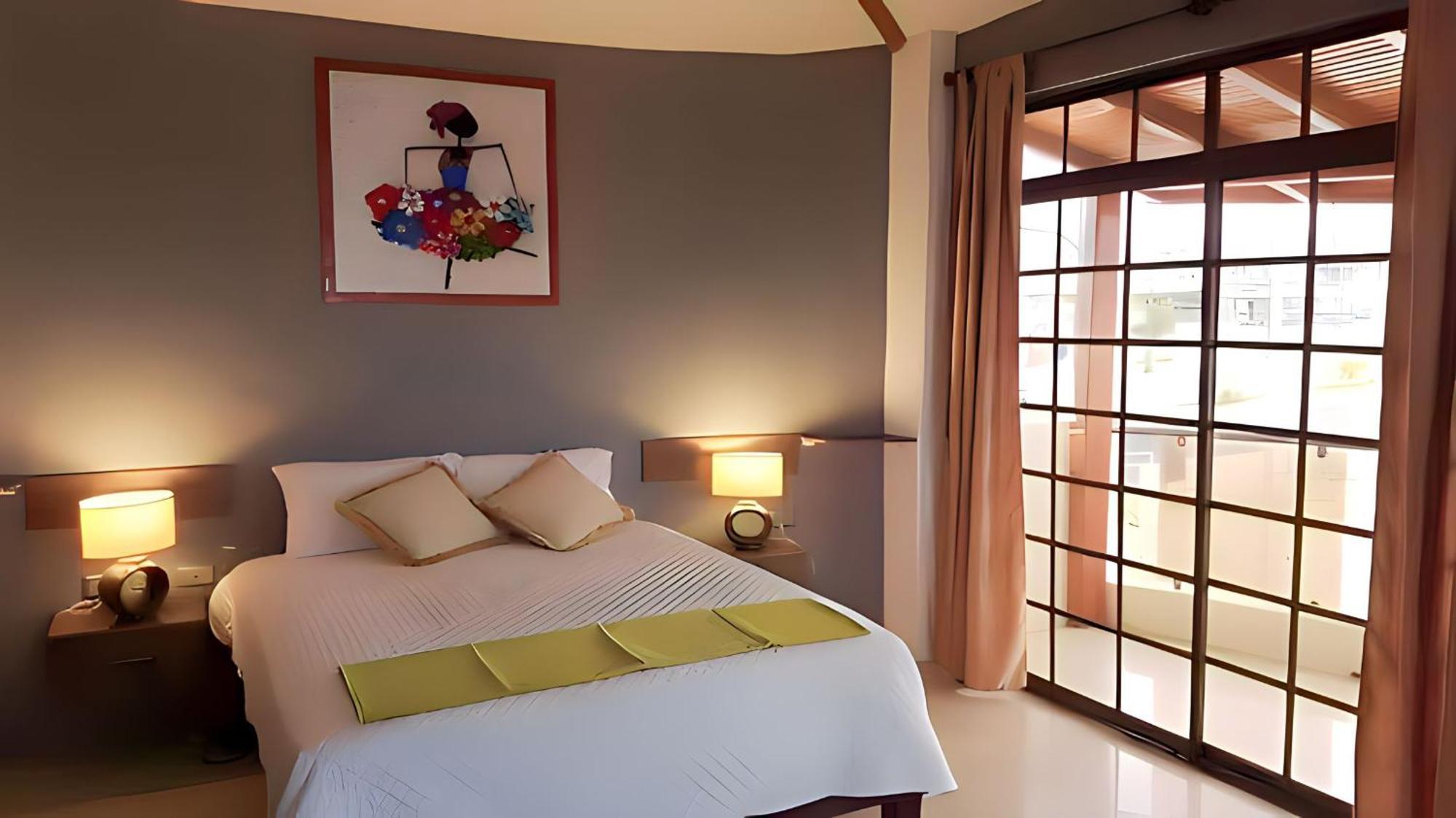 Hotel Manta Beach Madrigal エクステリア 写真